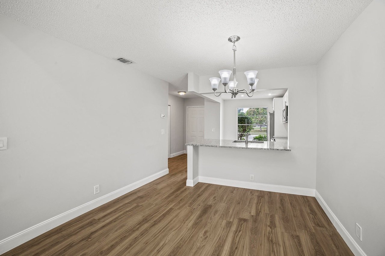 124 Oakwood Dr