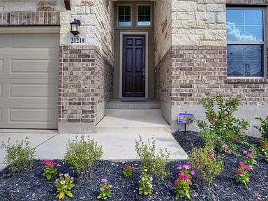 21218 Capri Oaks