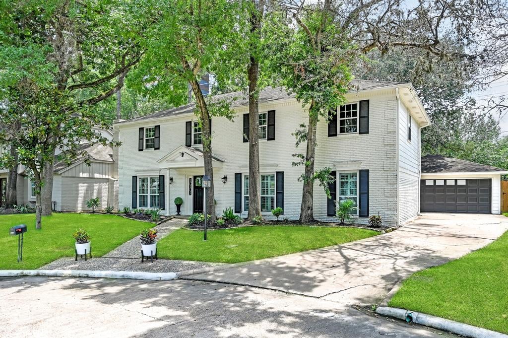 702 Bison Dr