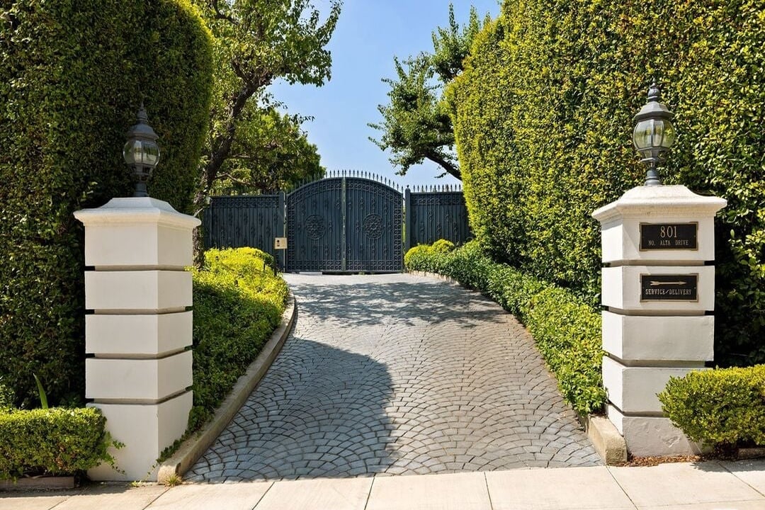 Northstar Manor, N Alta Dr, 90210