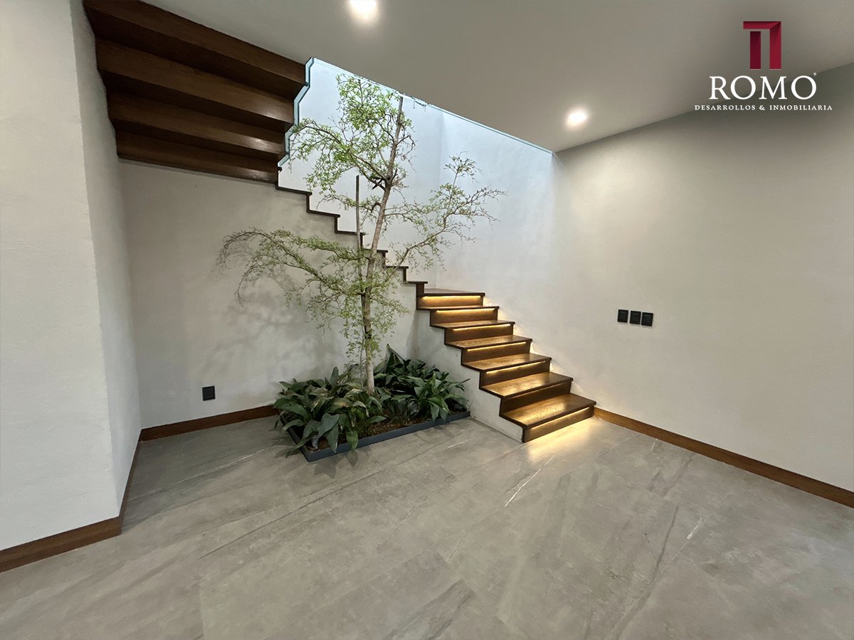 CASA CARRILLO EN VENTA EN BUGAMBILIAS $23'400,000.00 MN
