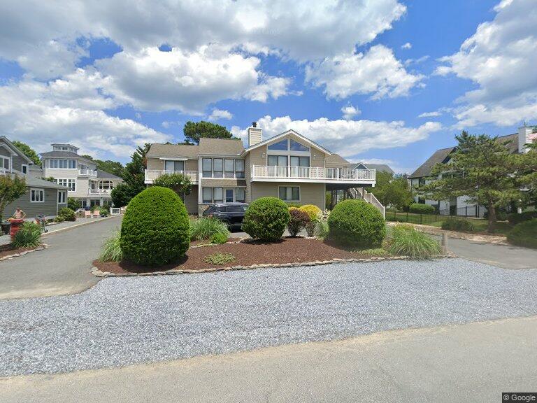 26 White Oak Dr