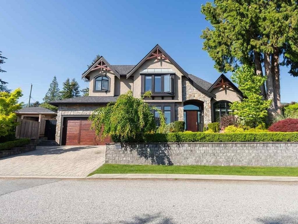944 Beaumont Dr