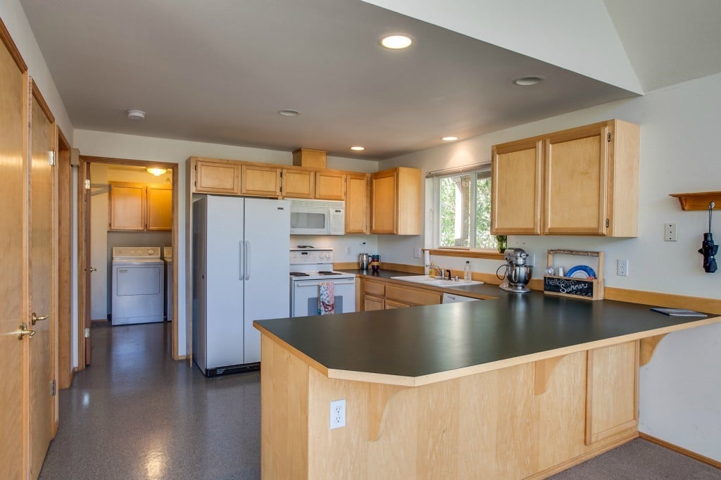 325 W Emerson