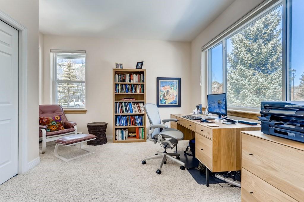 928 A Lakepoint Cir, #A