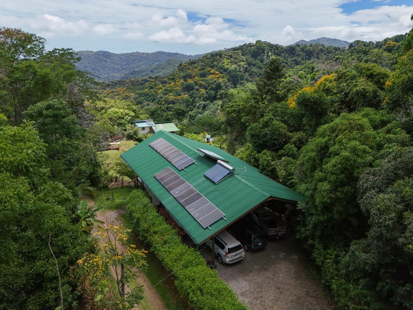 TROPICAL RETREAT IN PLATANILLO – OCEAN VIEW HOME PLUS APARTMENT IN ESTABLISHED COMMUNITY – 0.88 ACRES