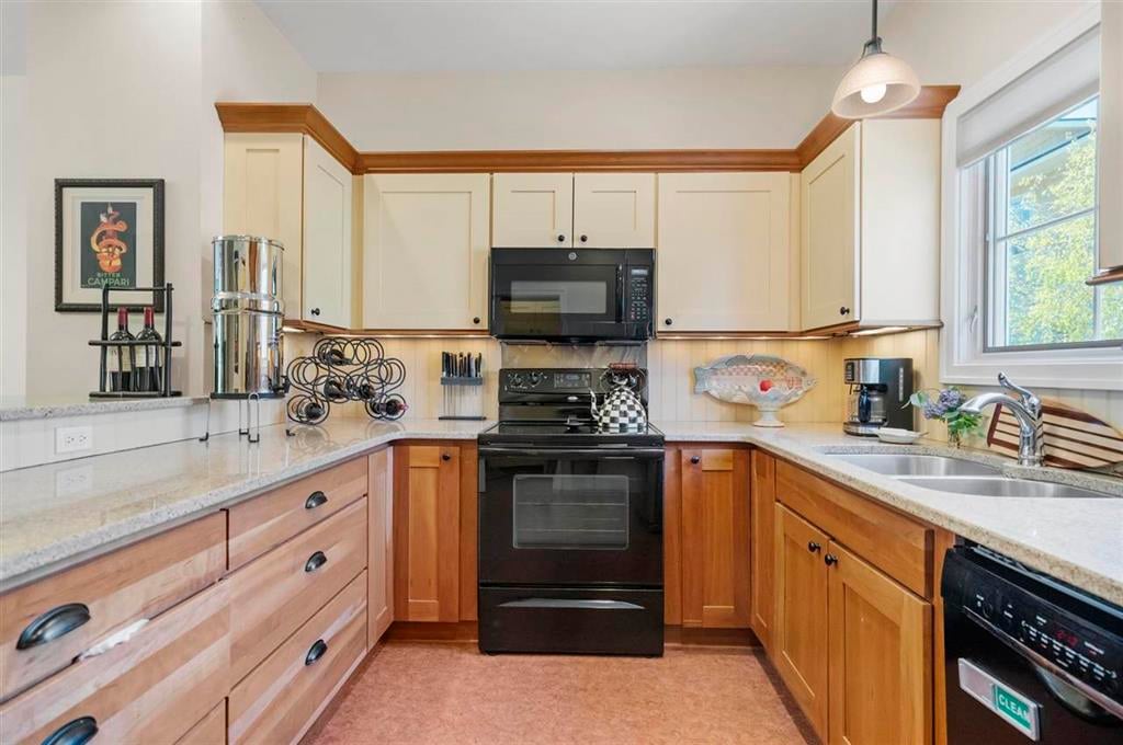 200 W Lake Street #4, Petoskey, MI 49770