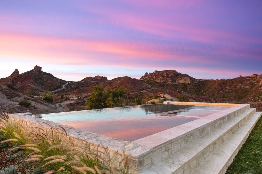 Mulholland Hwy, 90265