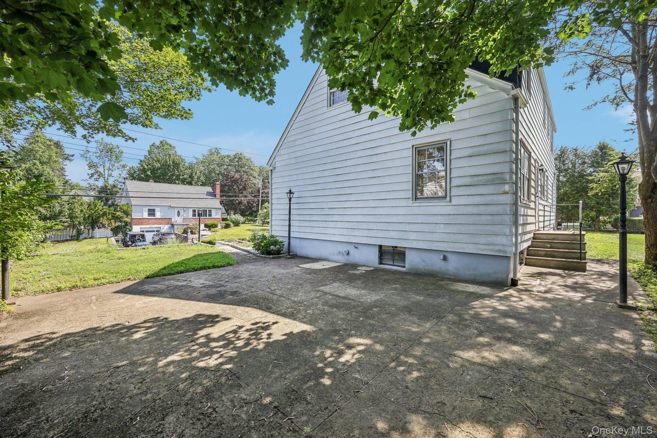 102 Grand Blvd