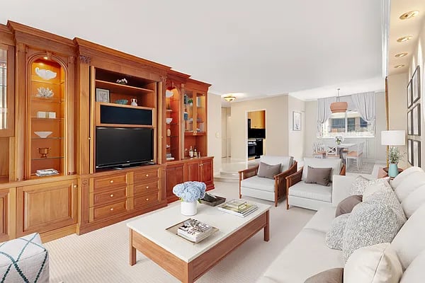 Yorkville Oasis