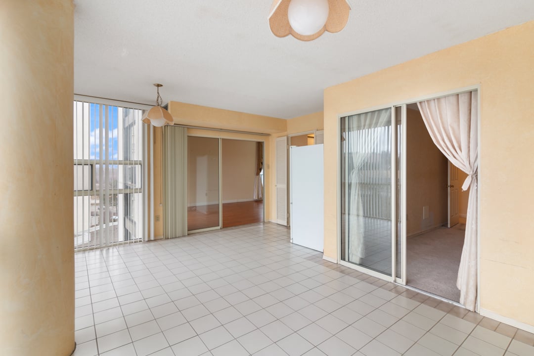 40 Harding Blvd #604