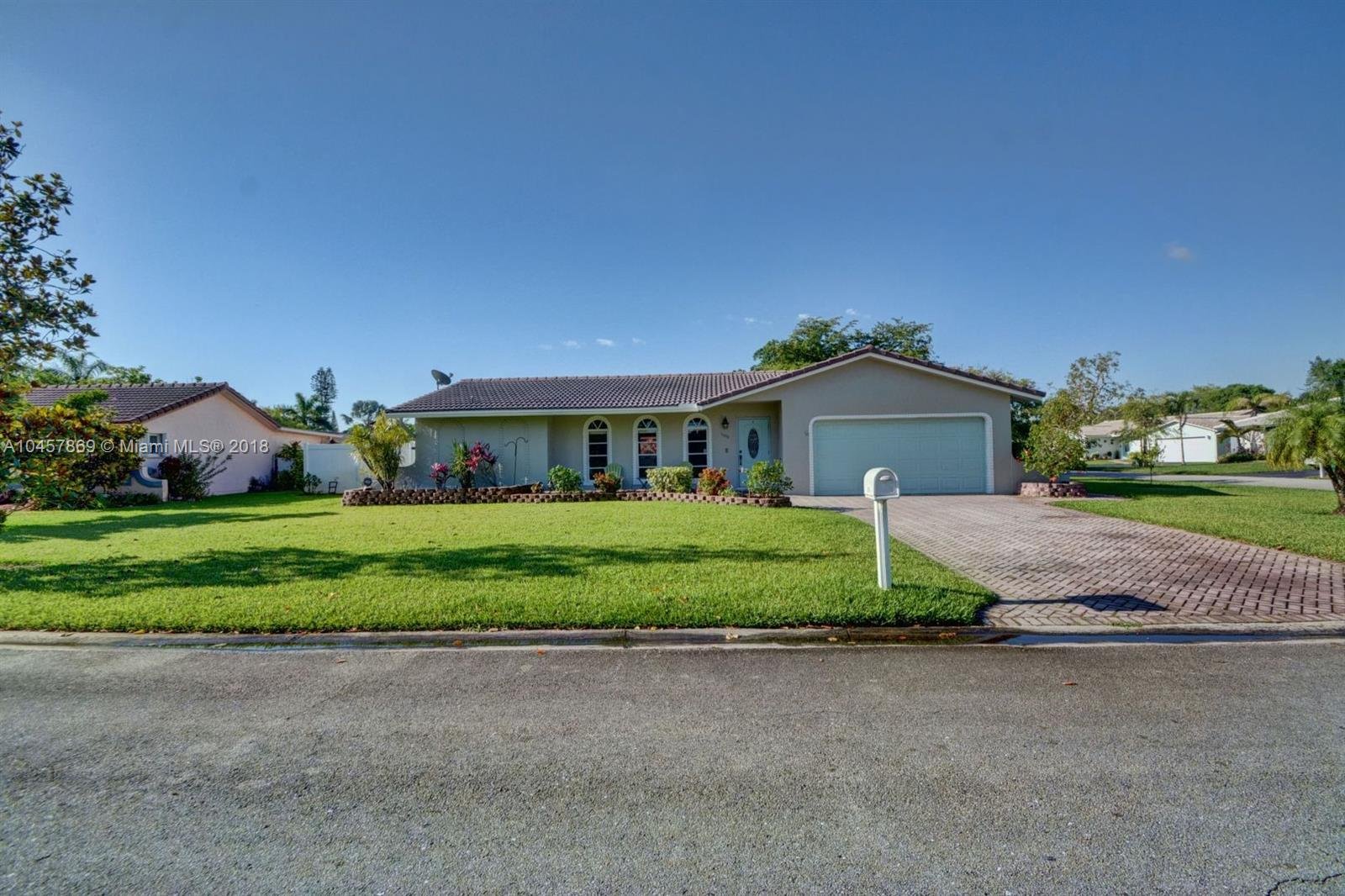 11290 NW 42nd St