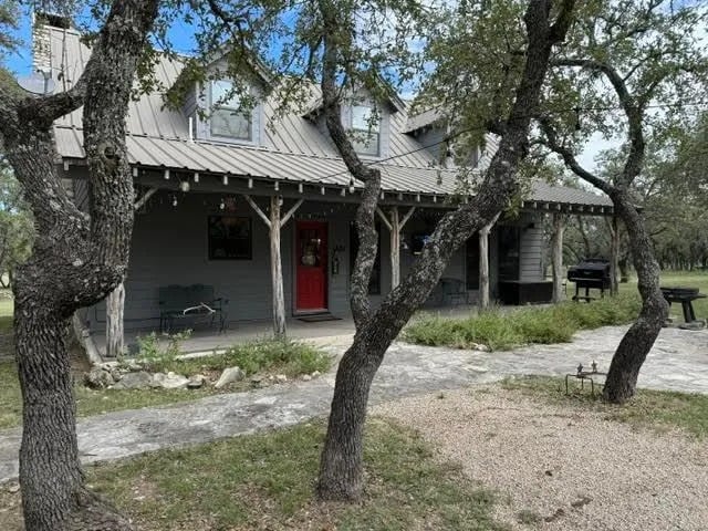 215 7Ol Road Northwest
