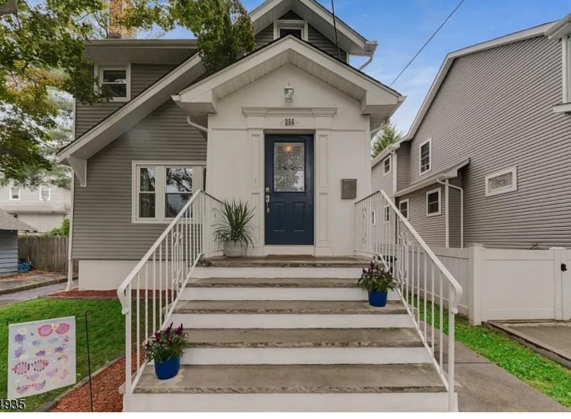 256 Feronia ave