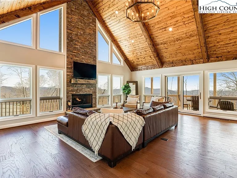 94 Silver Fox Ridge