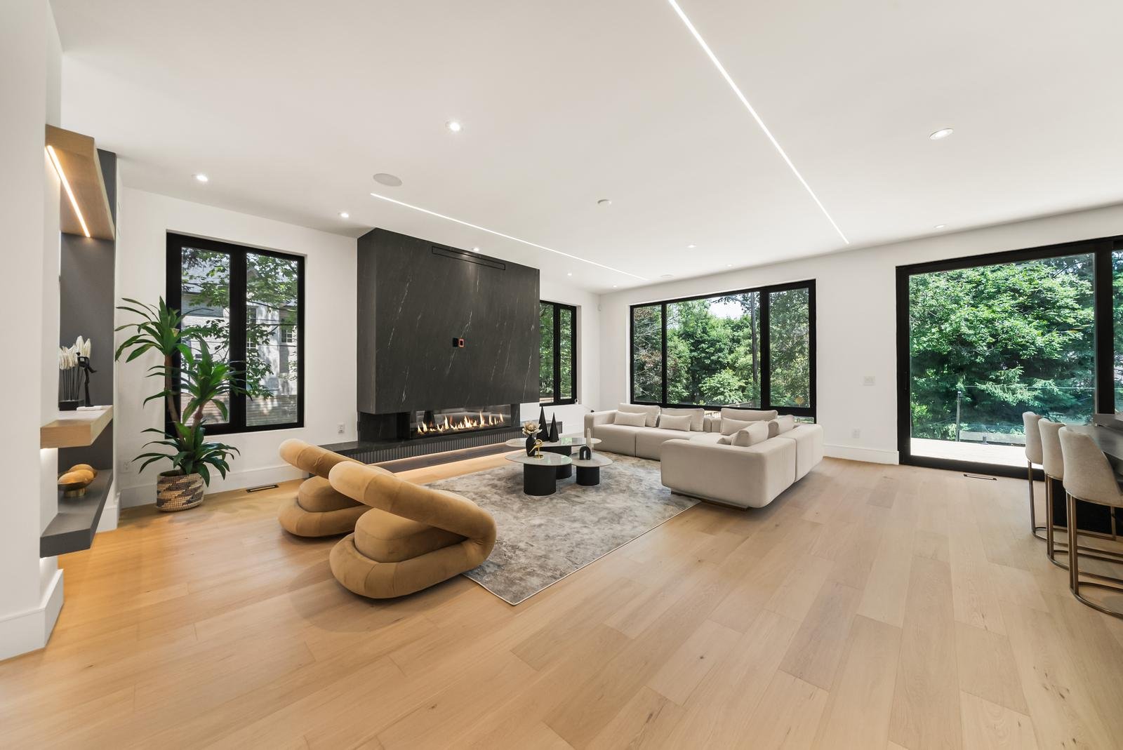 1209 Canterbury Rd