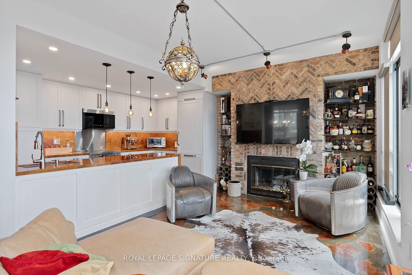 PENTHOUSE ON THE MILL