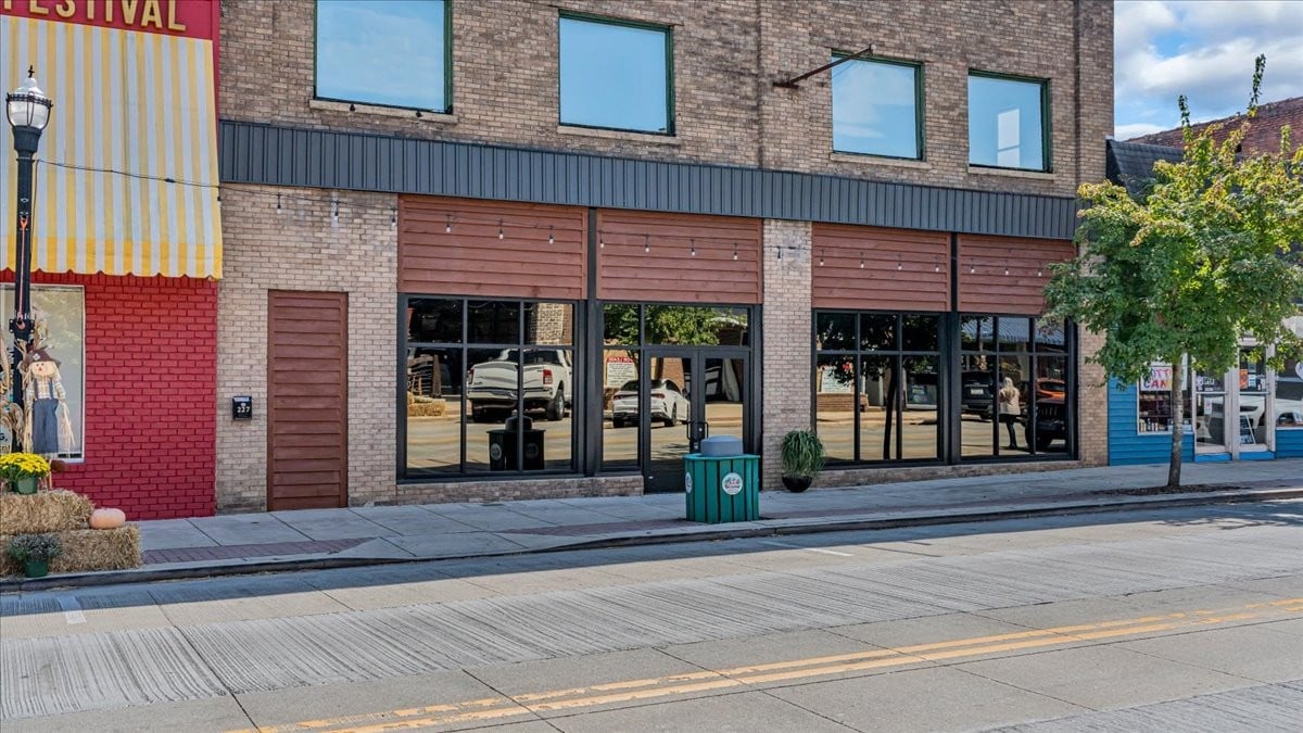 227 S Cedar Ave