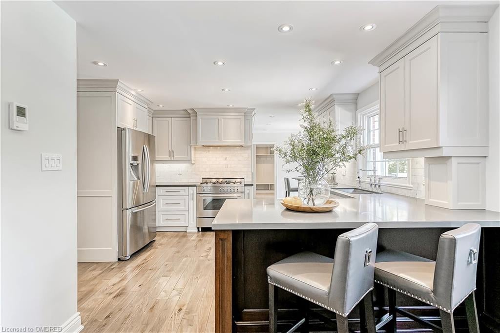 Cambridge Dr Morrison Oakville