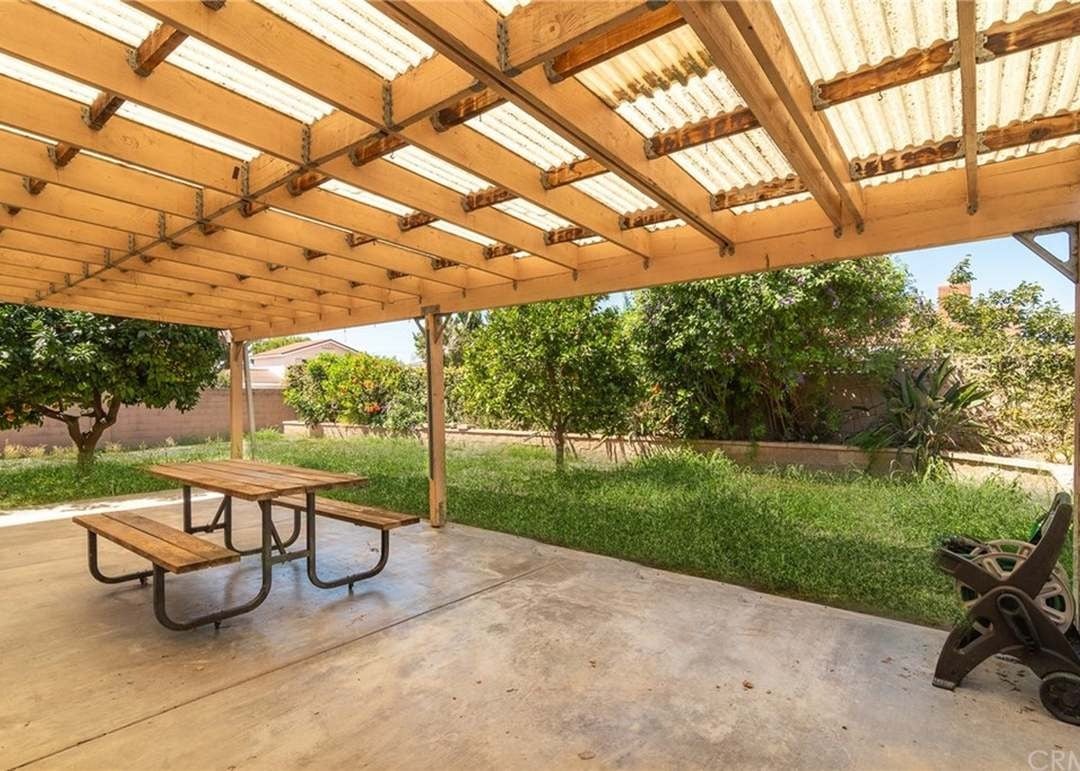 15841 Las Solanas St