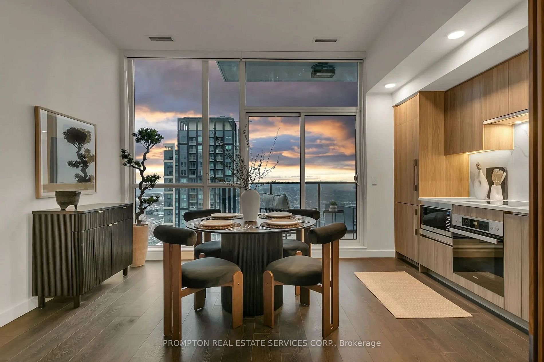 TWO-STOREY DREAM PENTHOUSE IN TORONTO