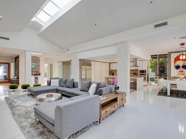 1031 Andreas Palms Dr