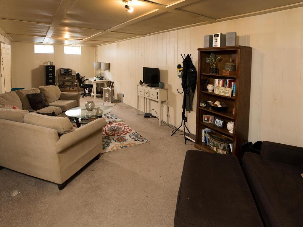 831 Fireside Dr