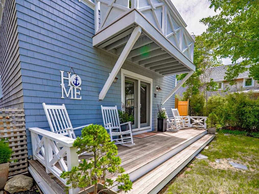 12 Pocasset Ave