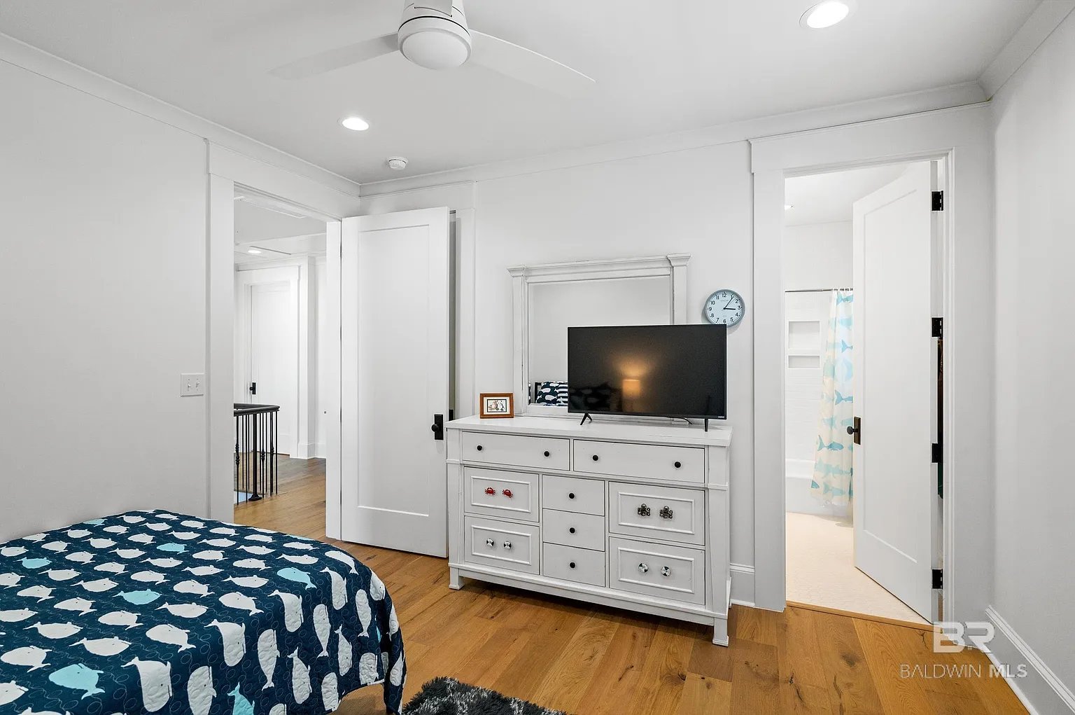 902 Inlet Cir