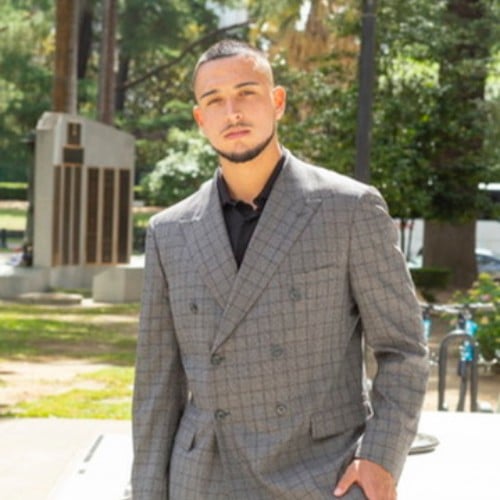 Daniel Valdez Santa Monica, CA Real Estate Agent Headshot