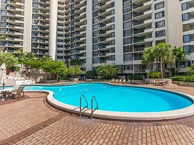 520 Brickell Key Dr #A1616