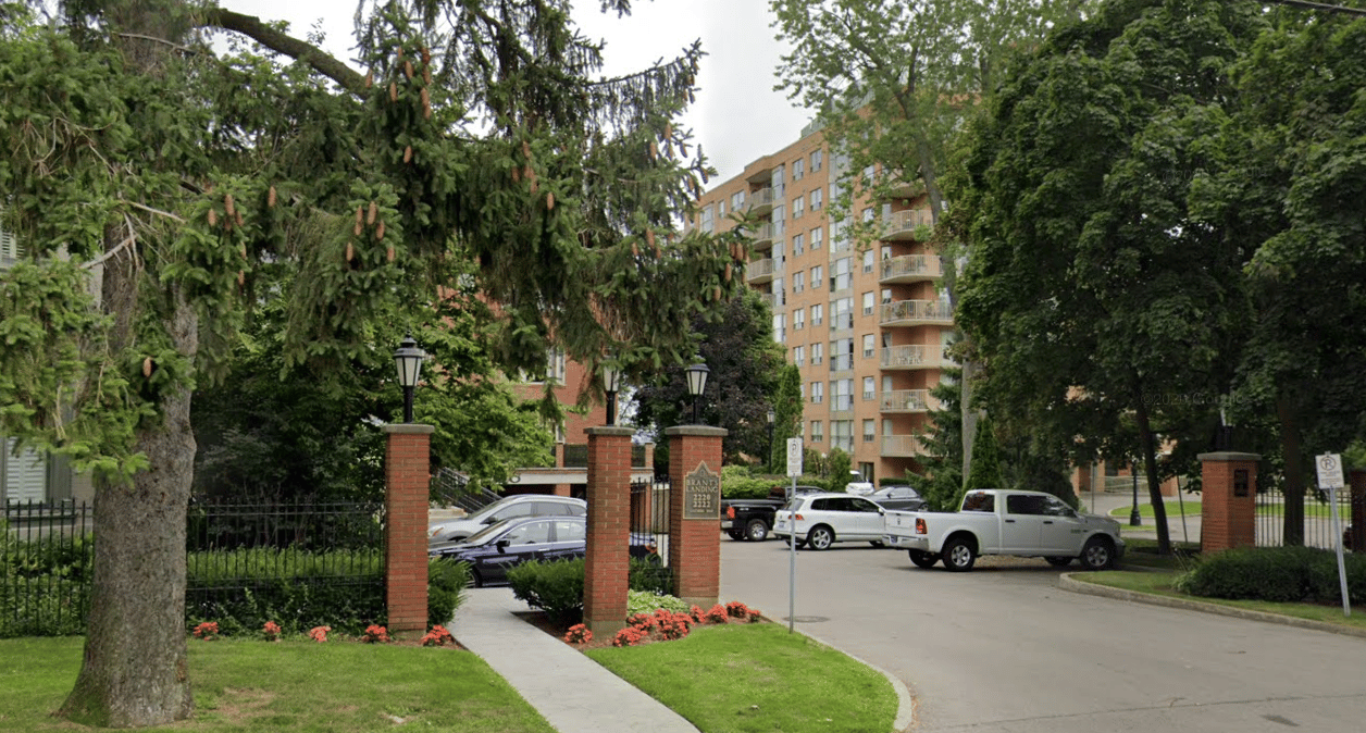 Brant's Landing: 2220 Lakeshore Road, Burlington, ON