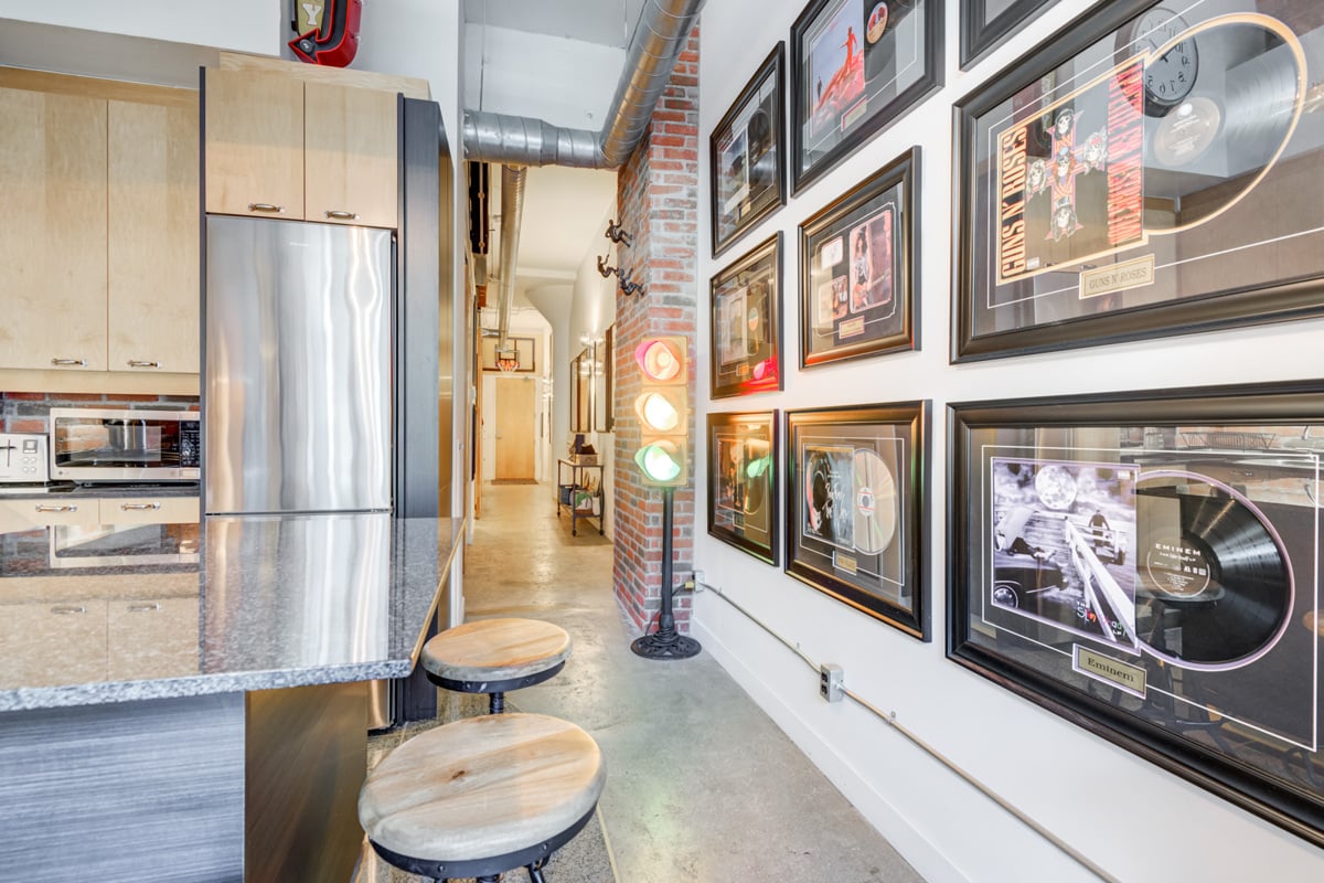 826-155 DALHOUSIE Street, Toronto