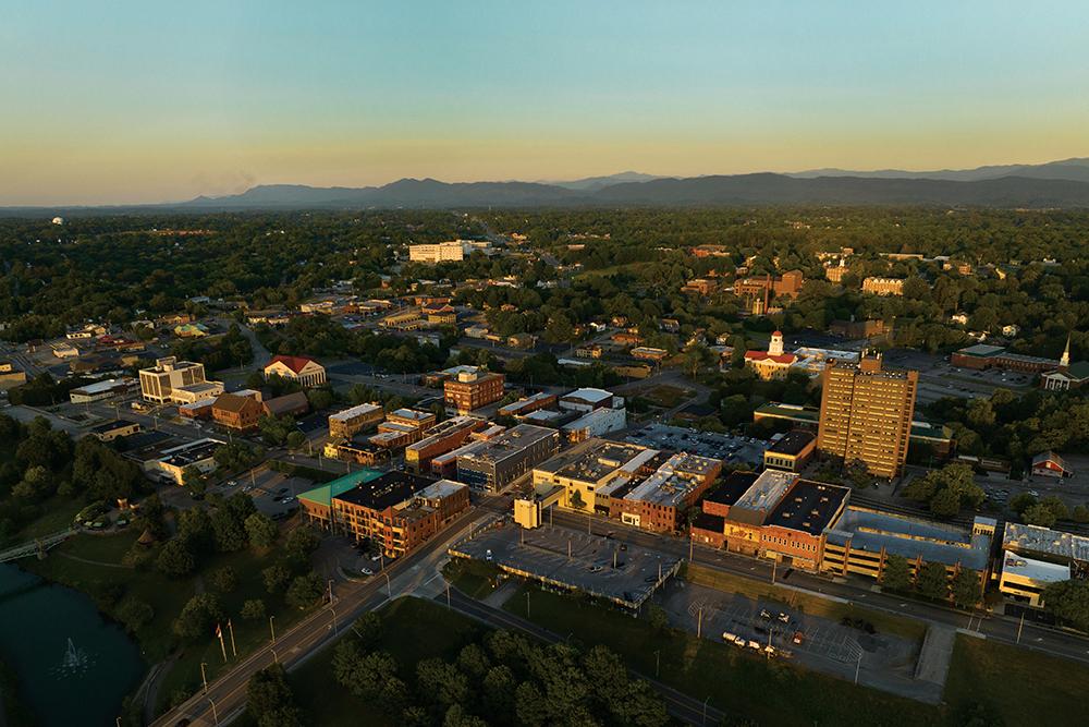Farragut vs. Maryville: Which East Tennessee Community Is Right for You?