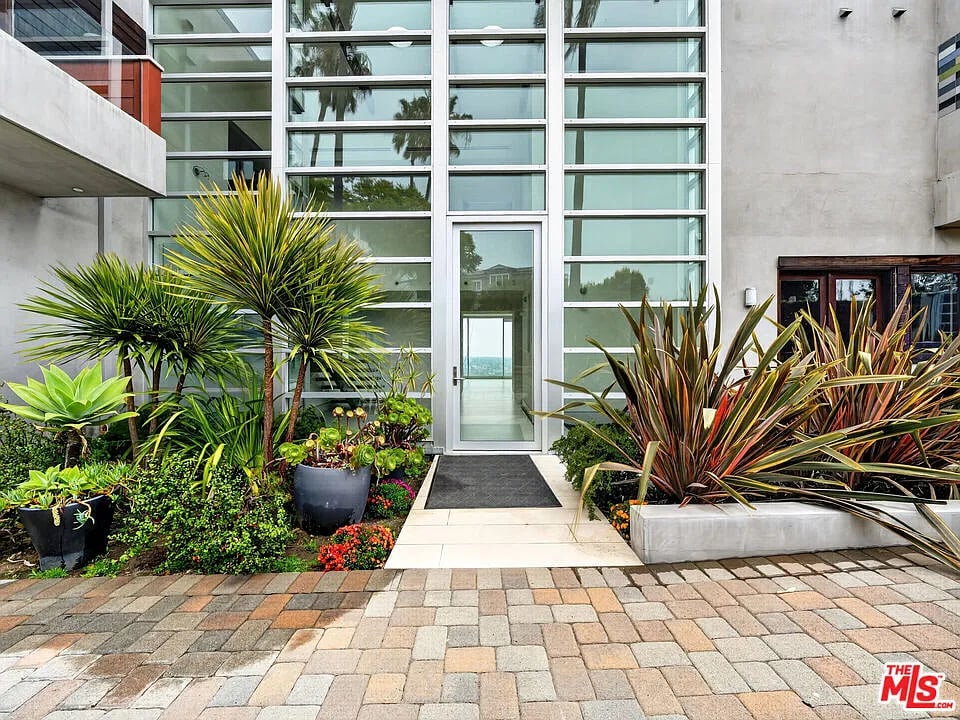 770 Paseo Miramar