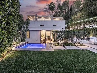 7350 Pacific View Dr