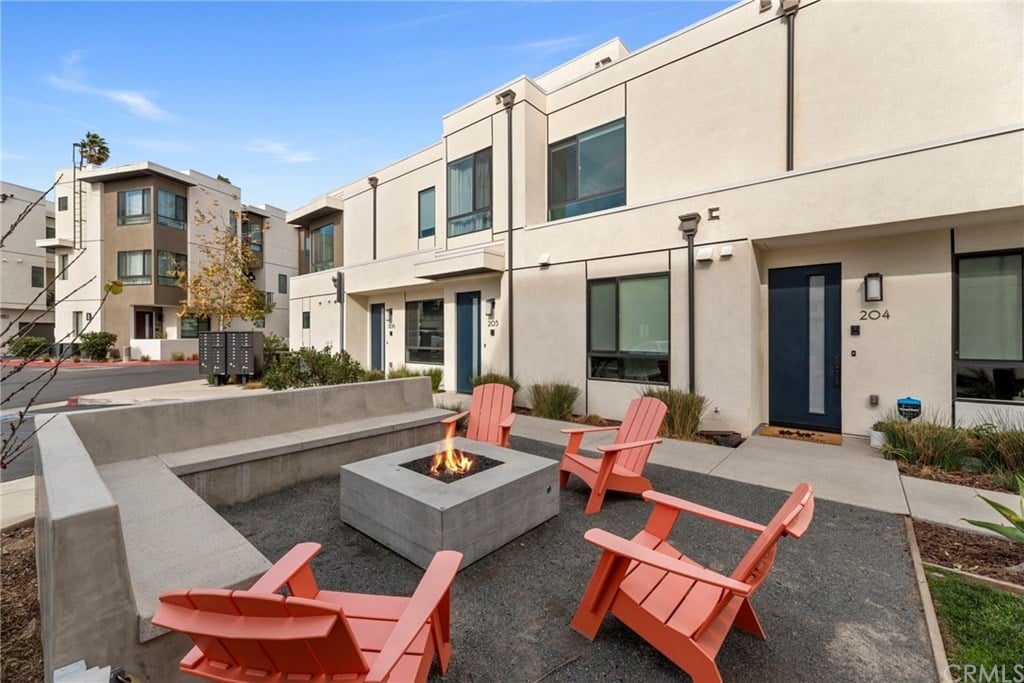 118 S Avenue 50, Unit 203