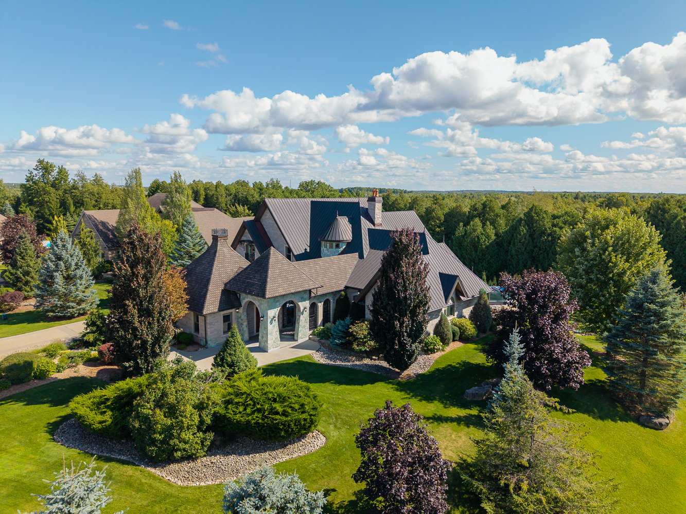  One-Of-A-Kind Residence 