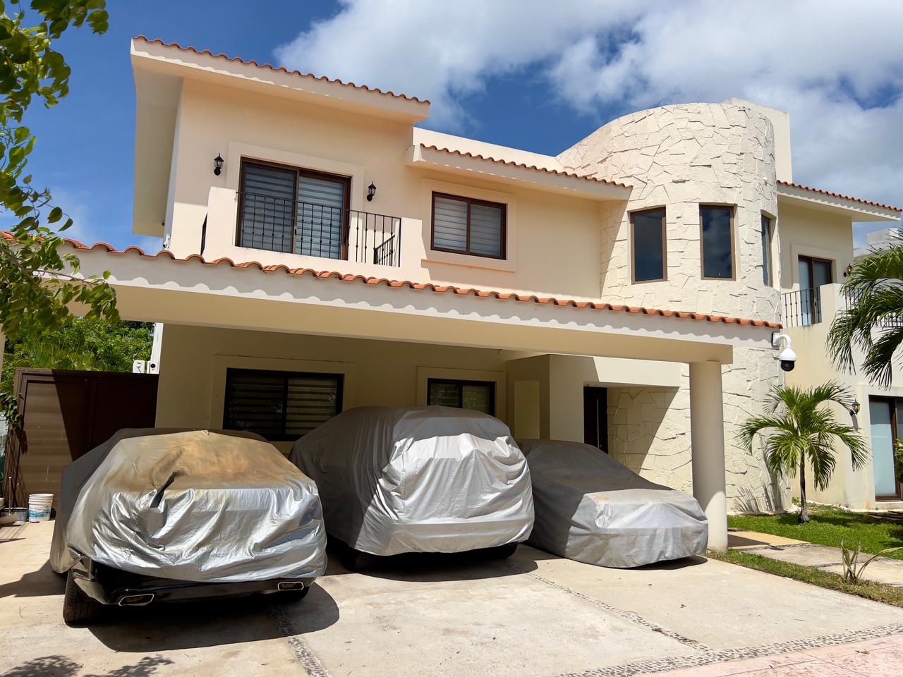 LUXURY HOUSE for SALE, in gated community, Cancun Centro