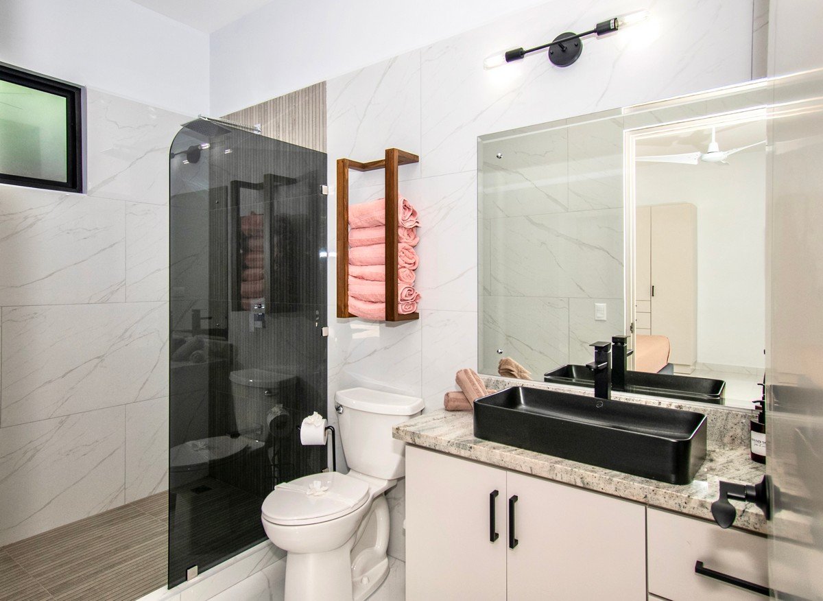 0.14 ACRES – 3 Bedroom Newly Built Modern Home Pool, Privacy, Only 5min Walk to the Beach!!!!