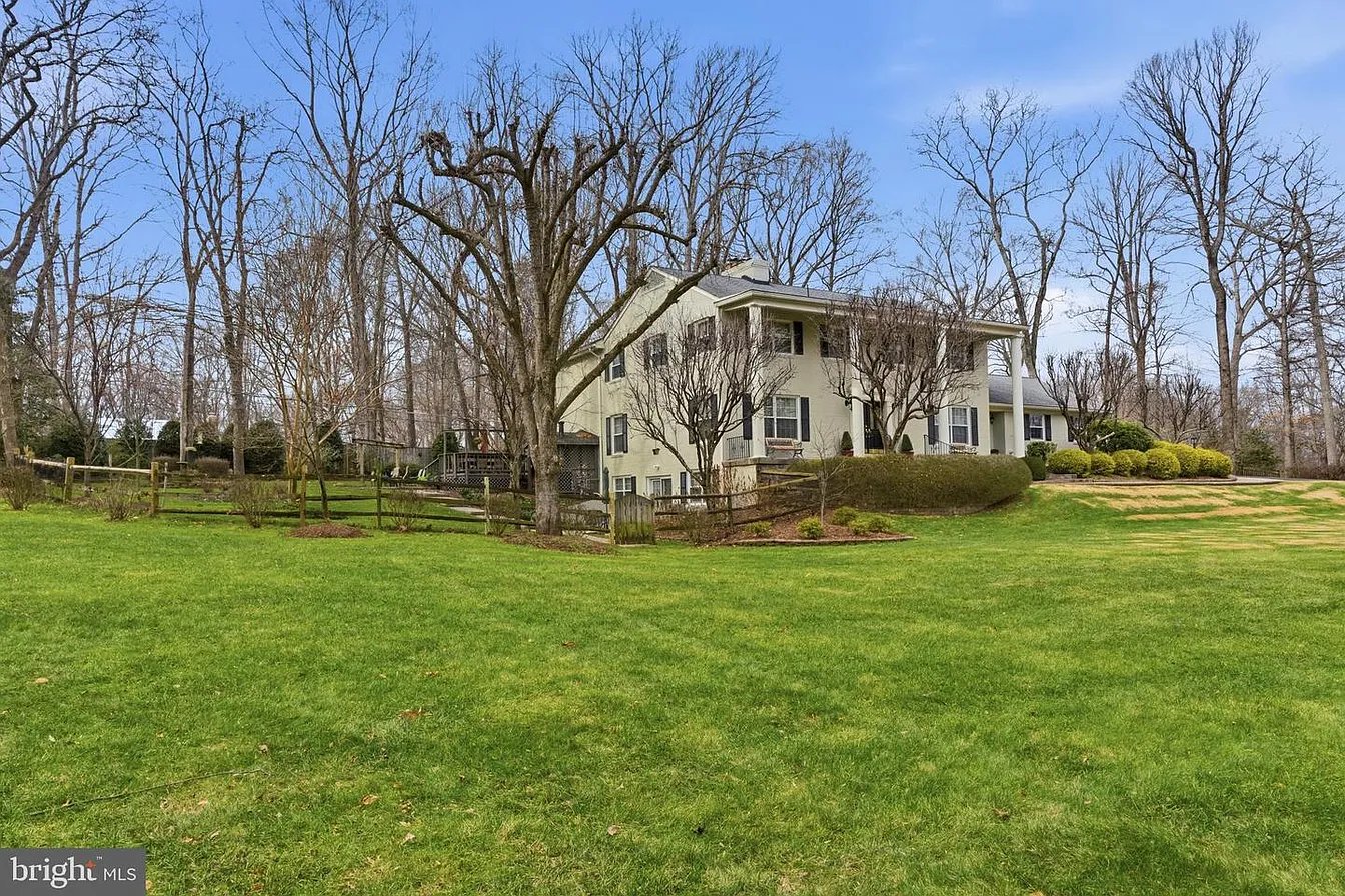 304 Chesapeake Dr