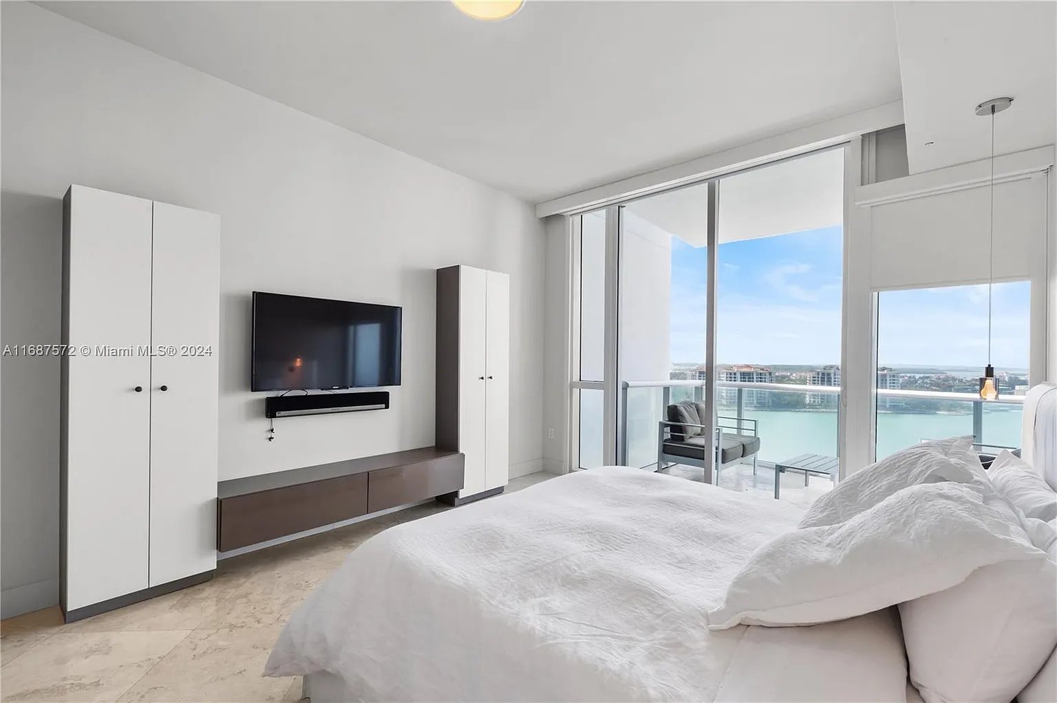 100 S Pointe Dr APT 1603