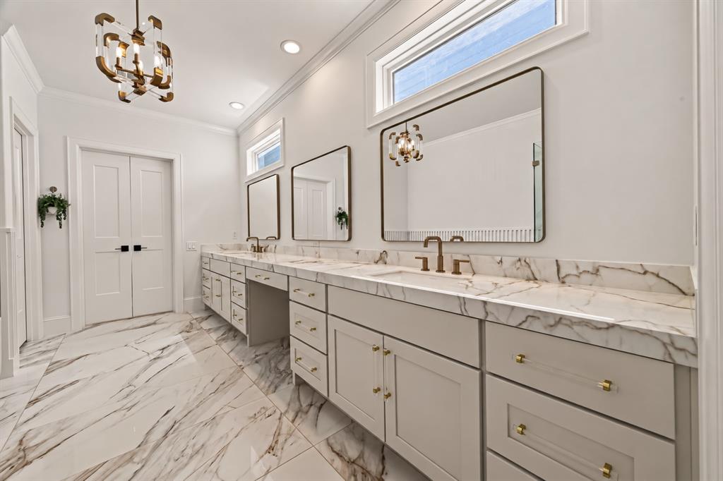 1501 Jacquelyn Drive 