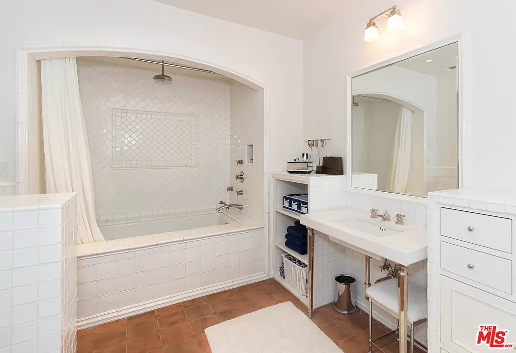 1041 Mission Ridge Rd