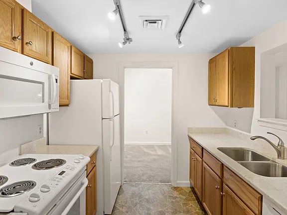 18 W Rd #311