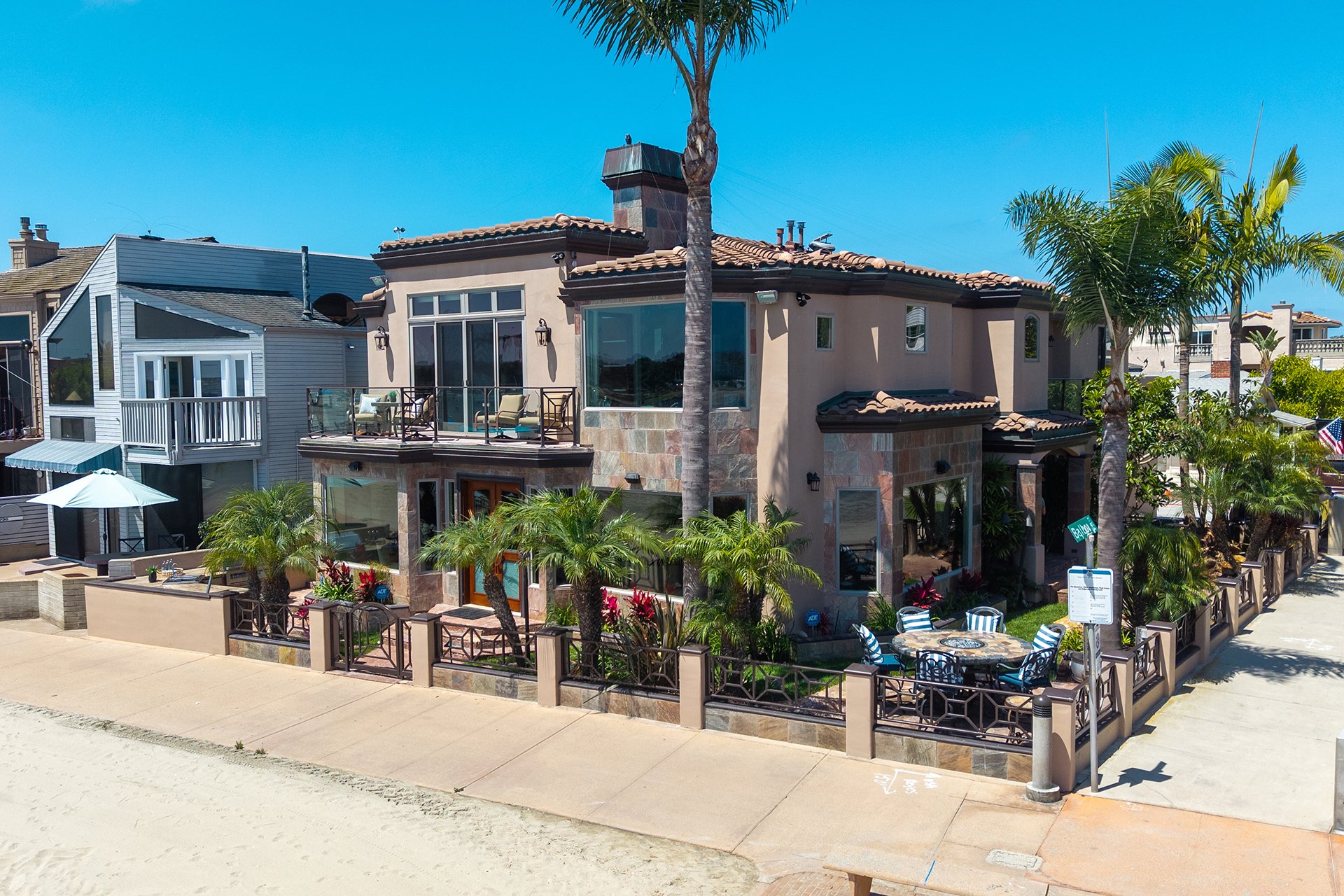2741 Bayside Walk