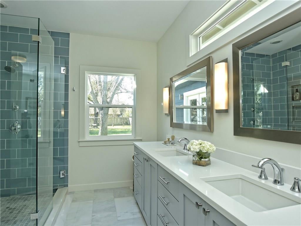 Remodeled Crestview Bungalow on .28Acre Lot