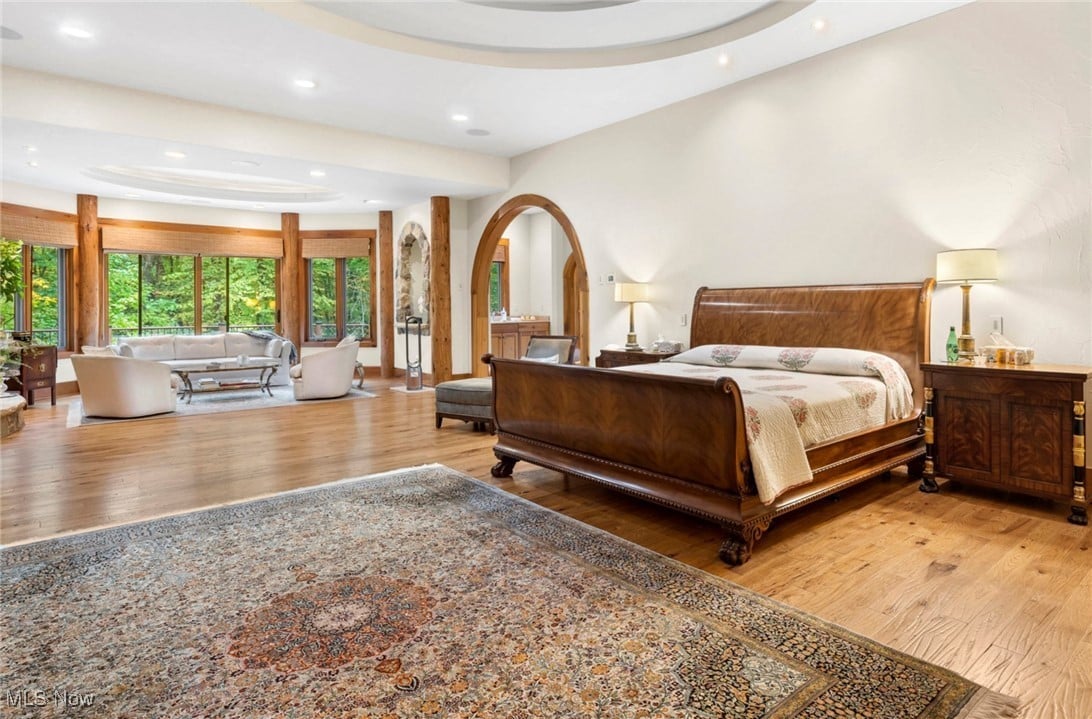 805 Cascades Dr
