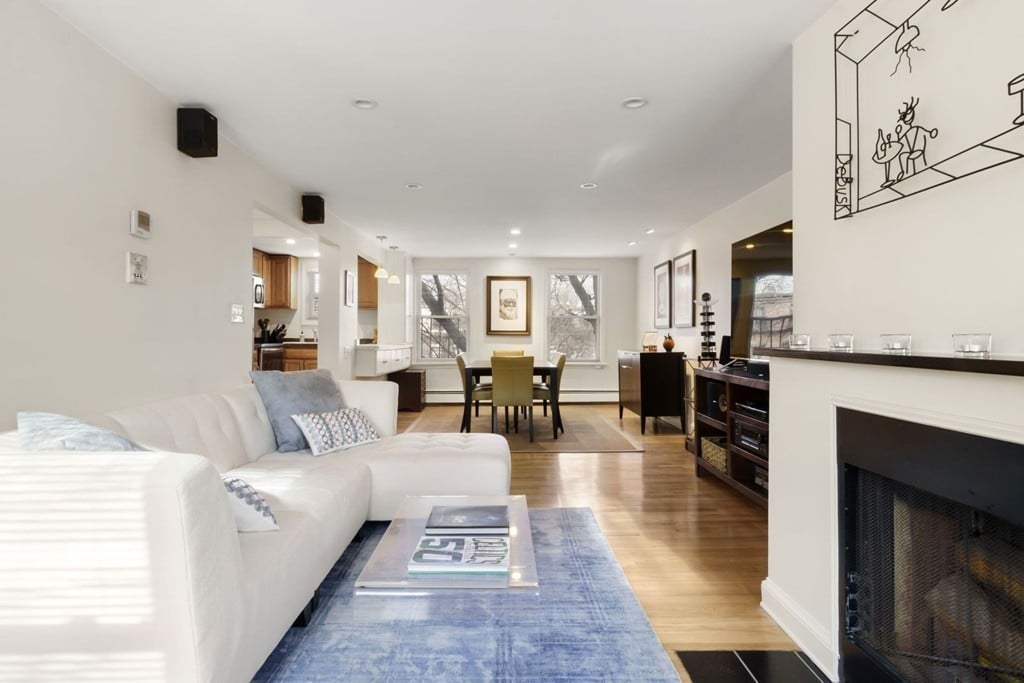 157 W Brookline St #4