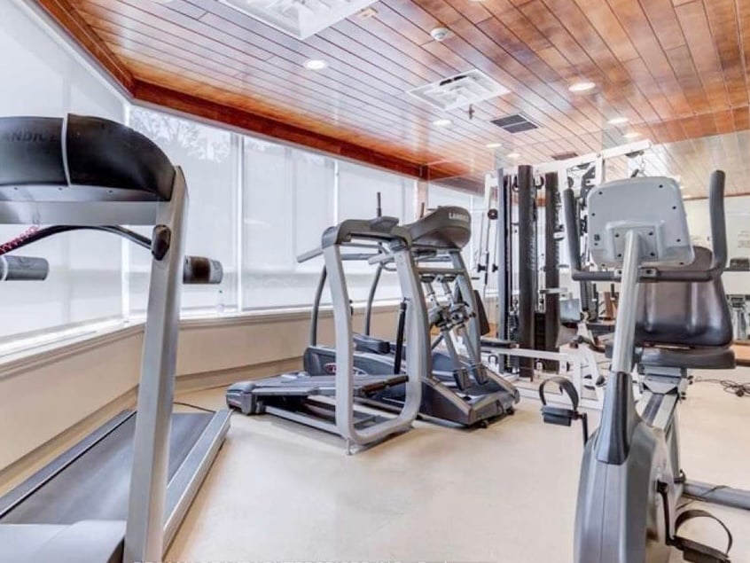 1001 Cedarglen Gate #522